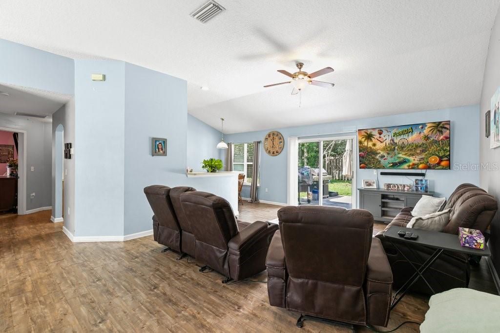 Image 21 of 50 For 1725 Summer Ridge Court