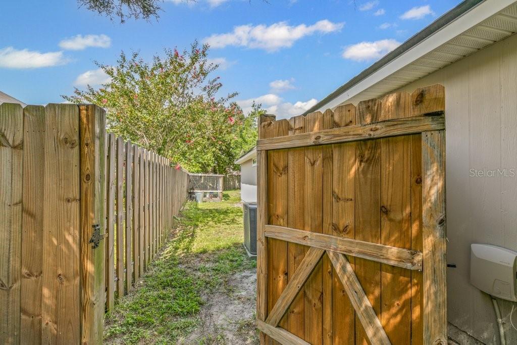 Image 37 of 50 For 1725 Summer Ridge Court