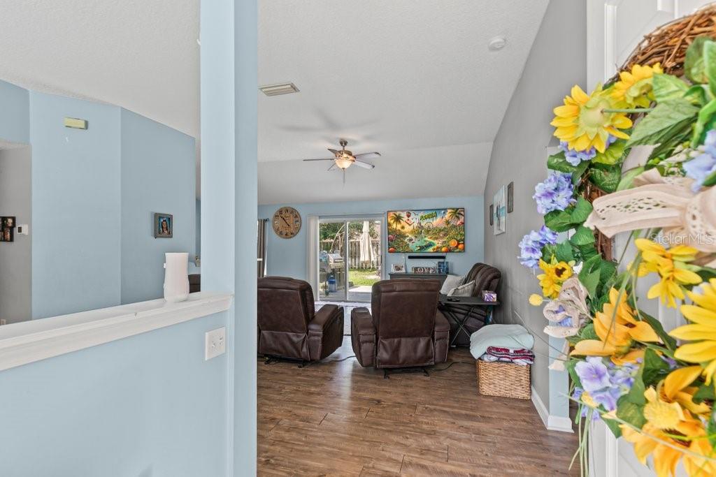Image 8 of 50 For 1725 Summer Ridge Court