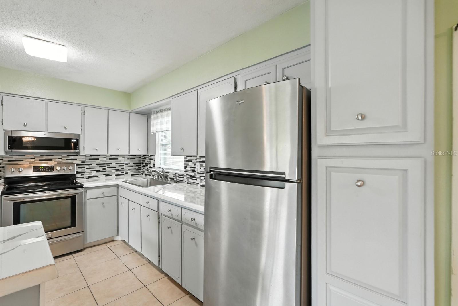Image 11 of 33 For 622 Easy Street