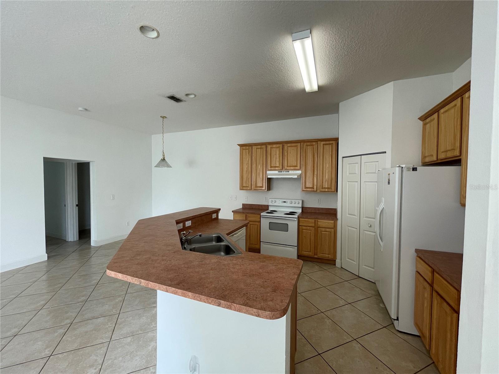 Image 2 of 10 For 61 Buttonworth Drive A
