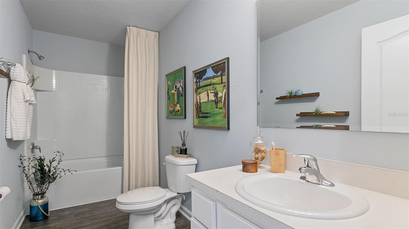 Image 17 of 60 For 585 Orellana Road