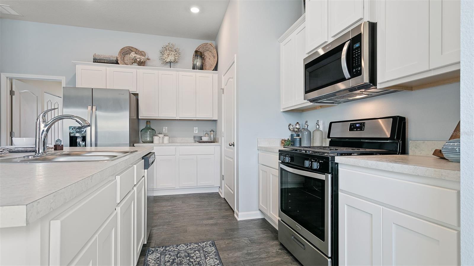Image 6 of 60 For 585 Orellana Road