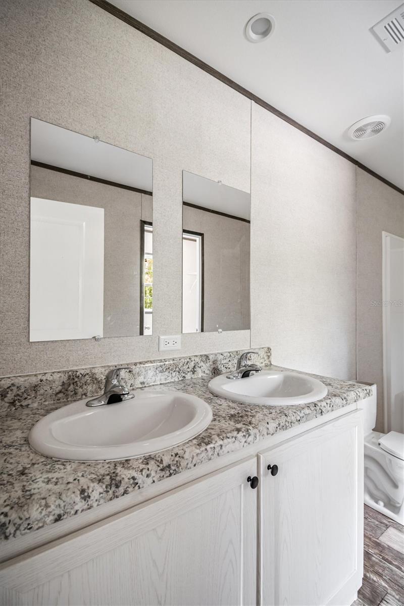 Image 23 of 28 For 2705 Sandlewood Lane