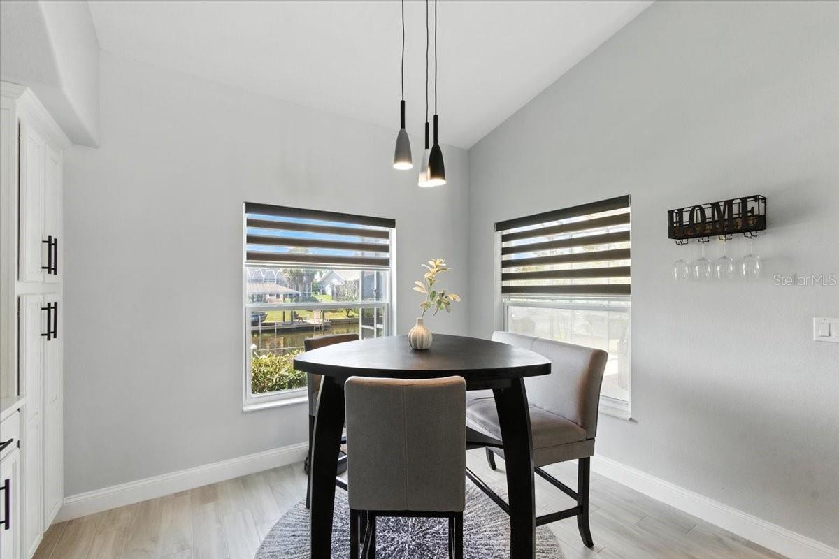 Image 18 of 52 For 27 Collingdale Court