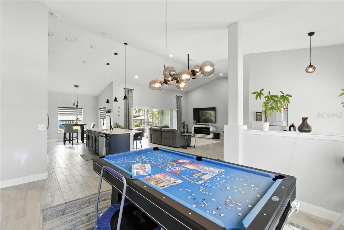 Image 21 of 52 For 27 Collingdale Court