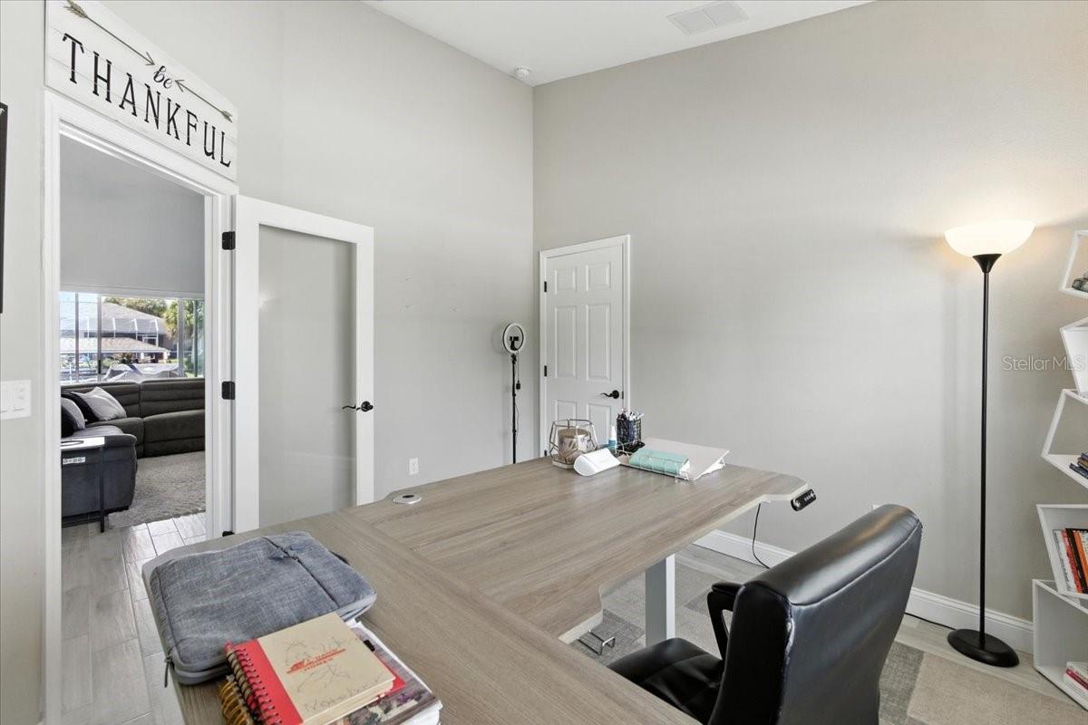 Image 24 of 52 For 27 Collingdale Court