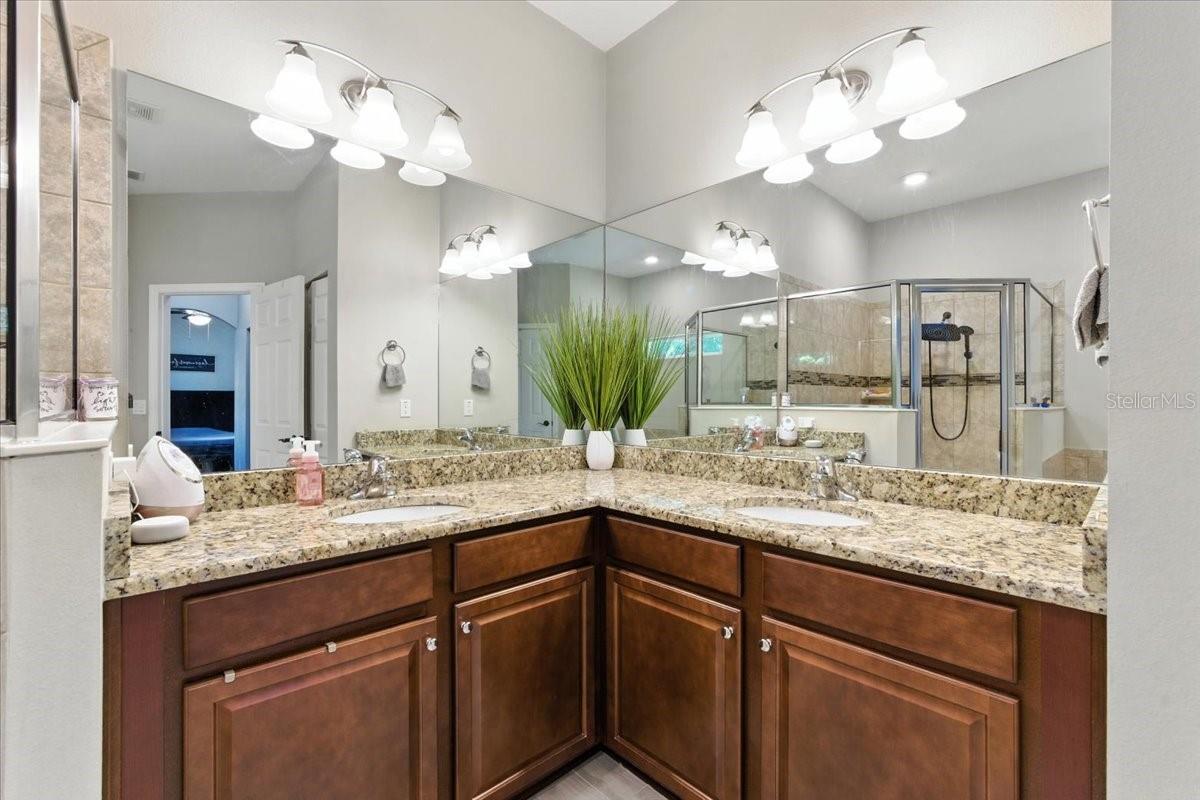 Image 29 of 52 For 27 Collingdale Court