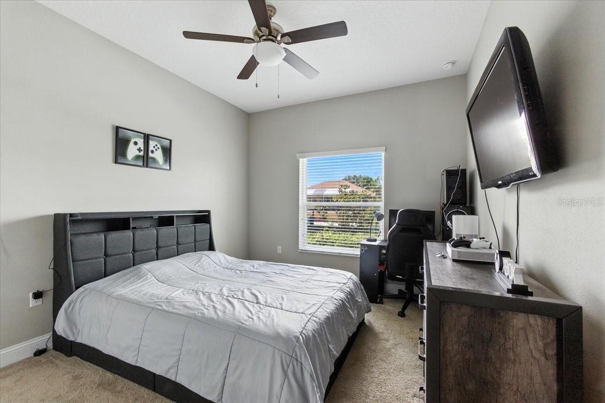 Image 32 of 52 For 27 Collingdale Court