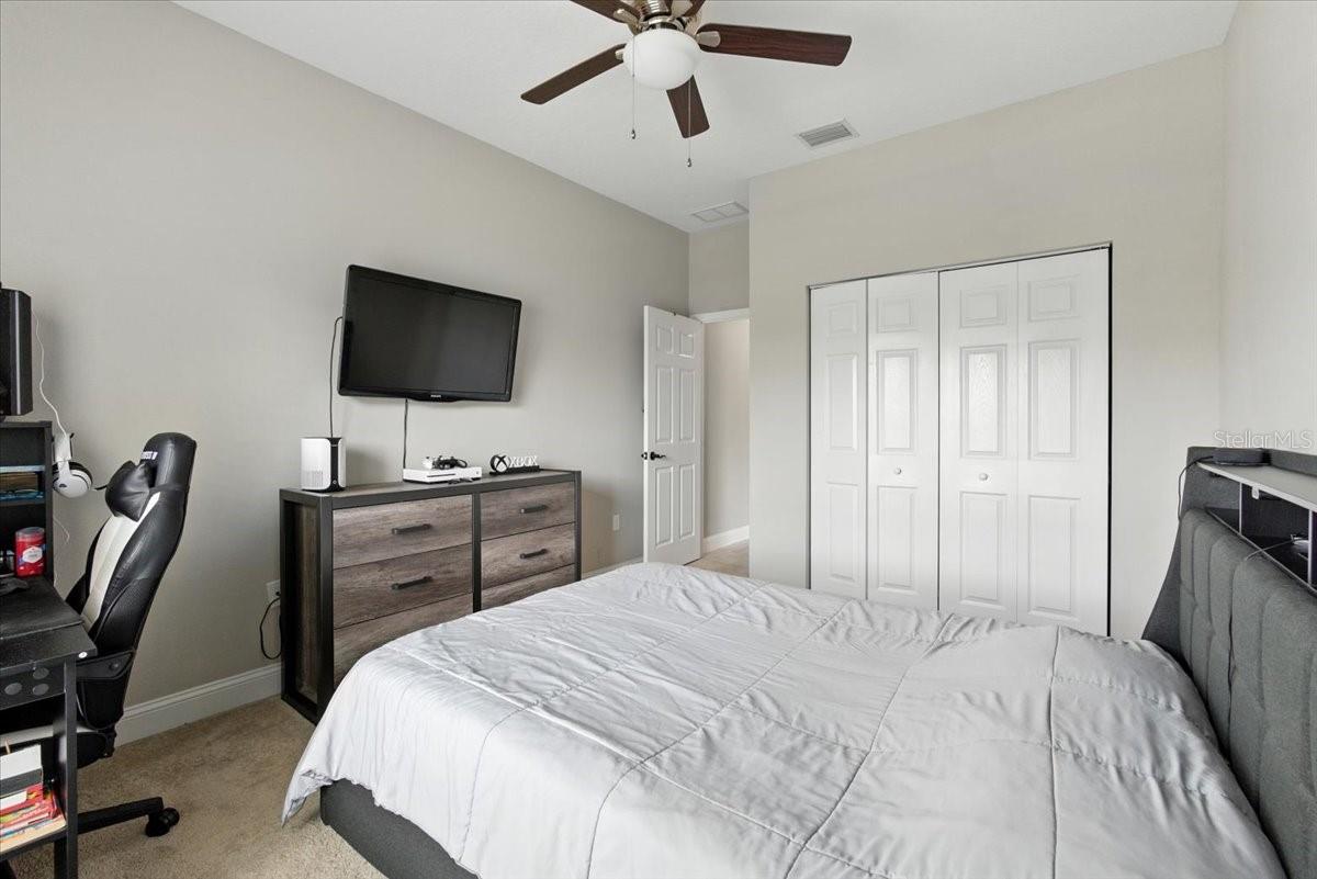 Image 33 of 52 For 27 Collingdale Court