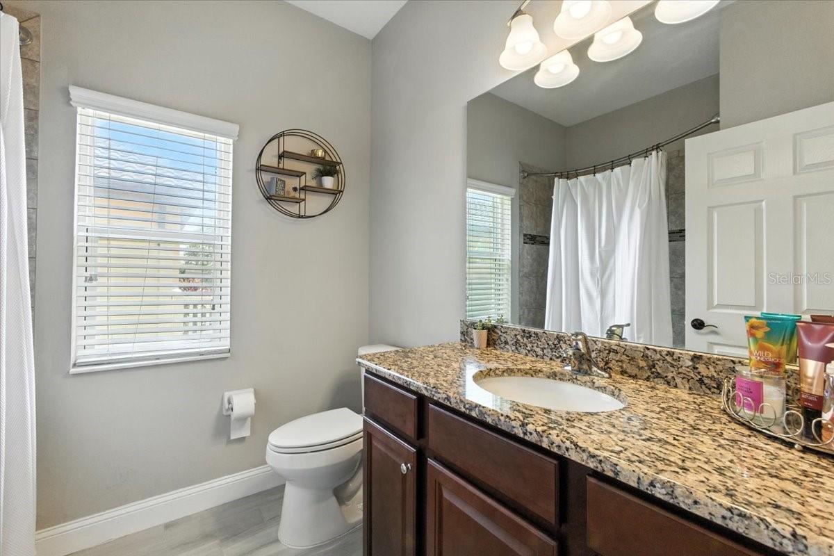 Image 34 of 52 For 27 Collingdale Court