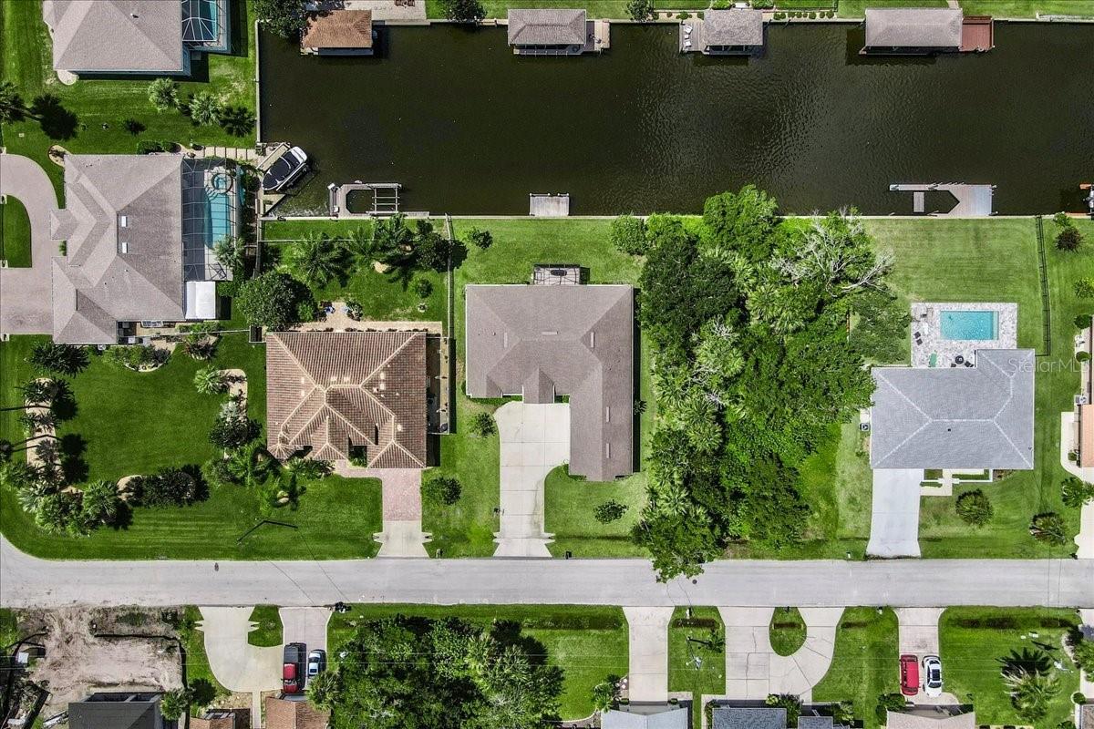 Image 43 of 52 For 27 Collingdale Court