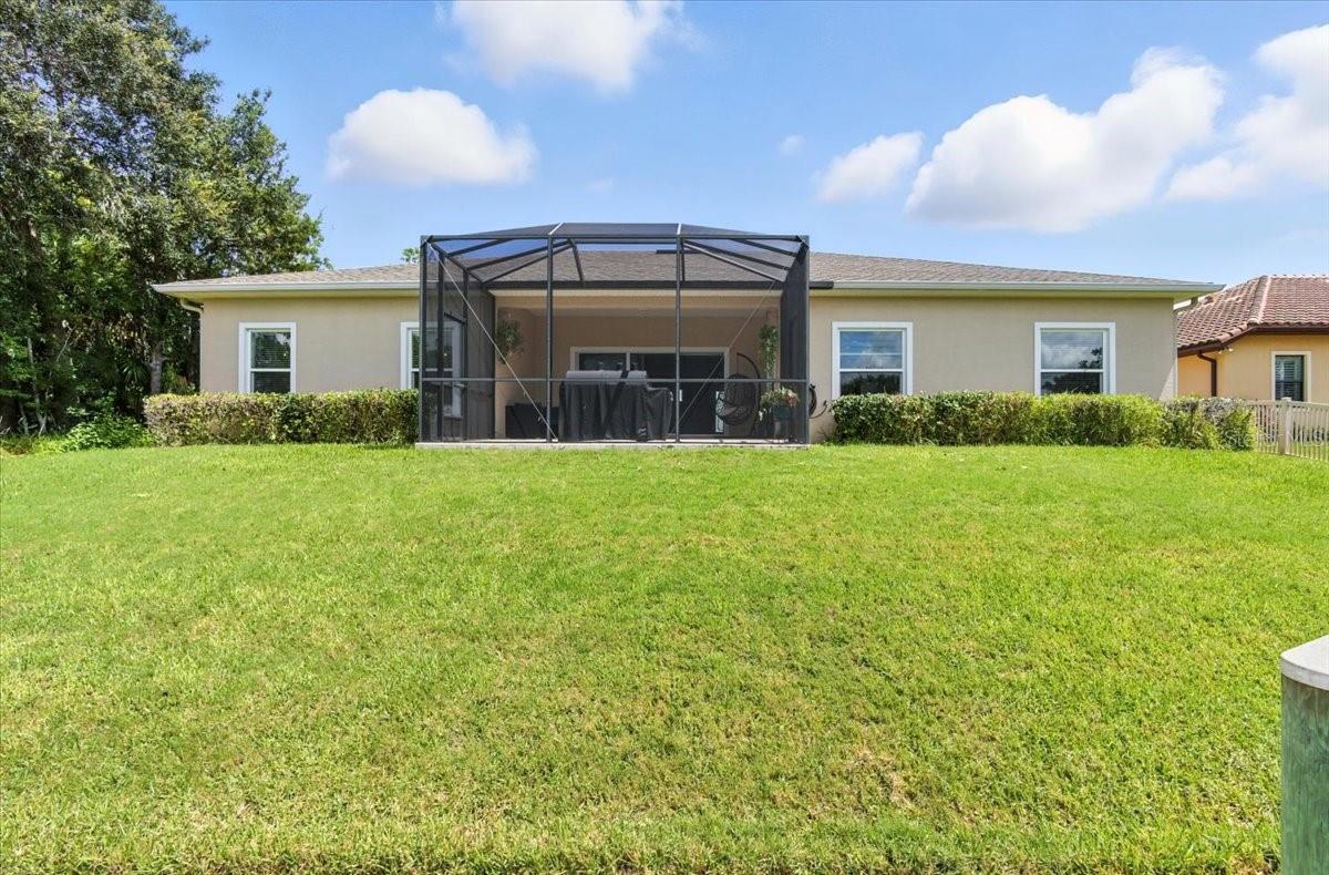 Image 7 of 52 For 27 Collingdale Court