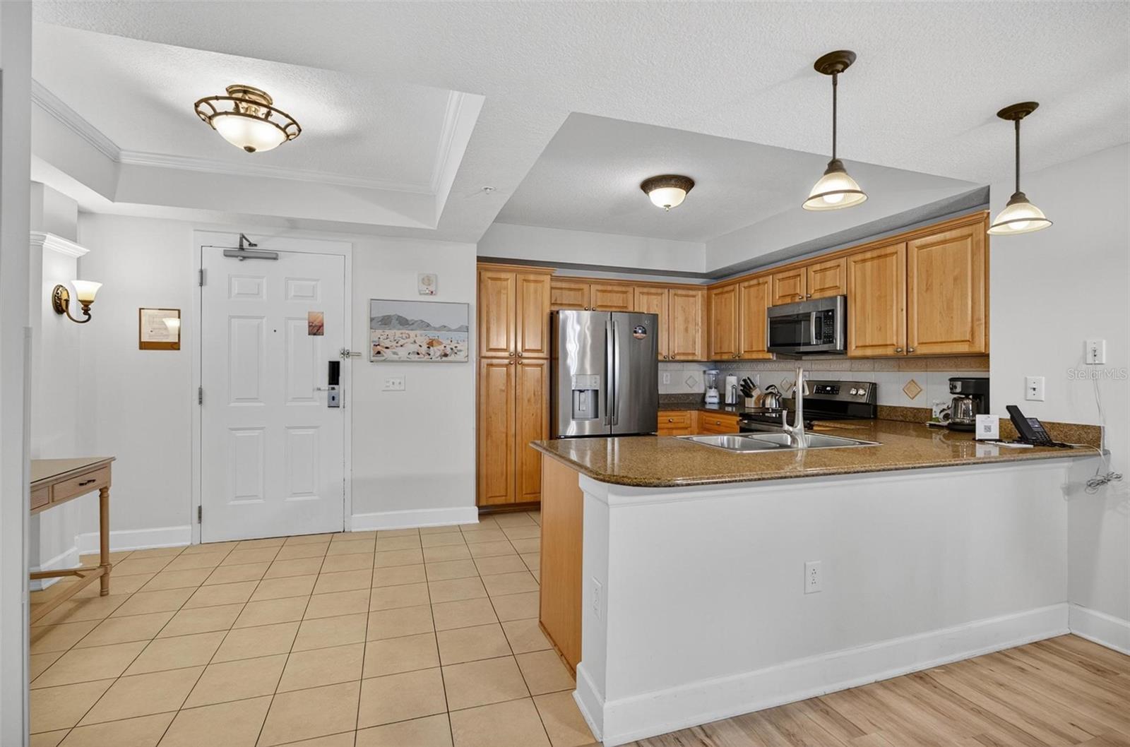 Image 14 of 82 For 200 Ocean Crest Drive 606