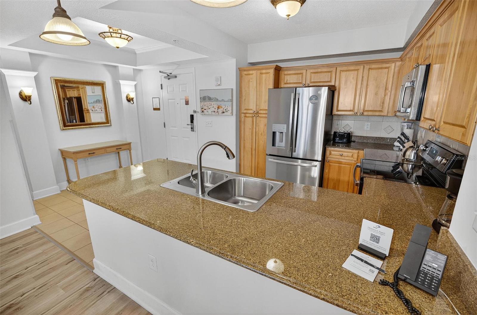 Image 16 of 82 For 200 Ocean Crest Drive 606