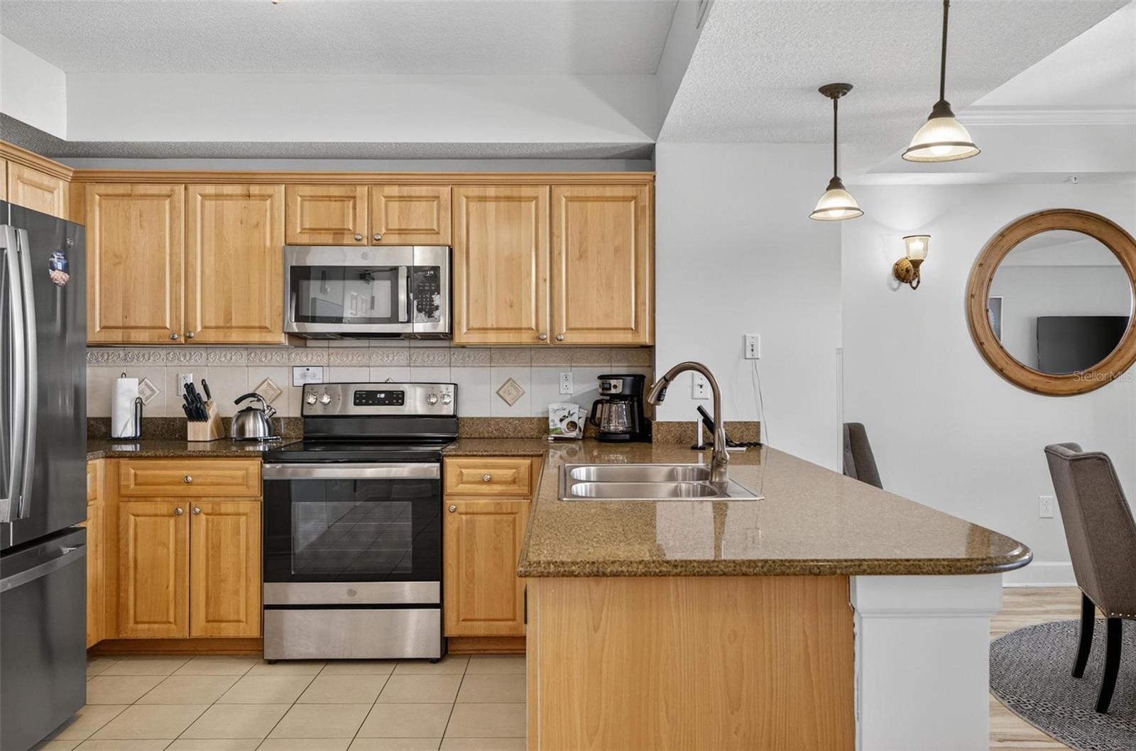 Image 17 of 82 For 200 Ocean Crest Drive 606