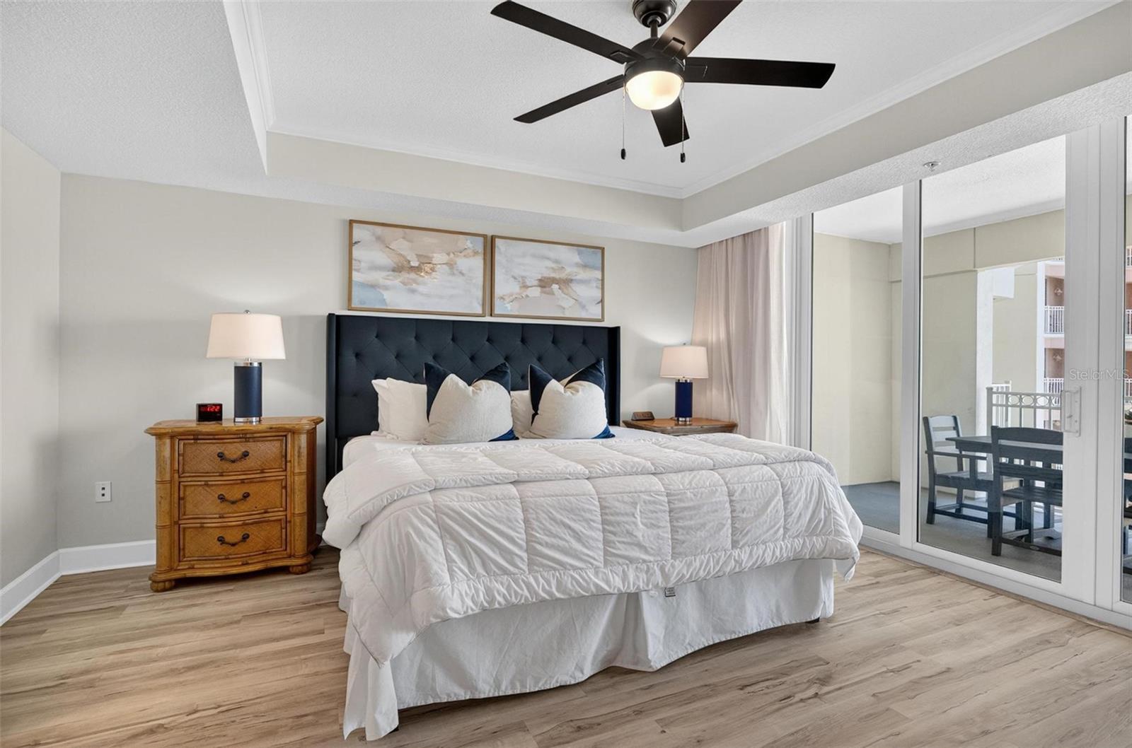 Image 22 of 82 For 200 Ocean Crest Drive 606