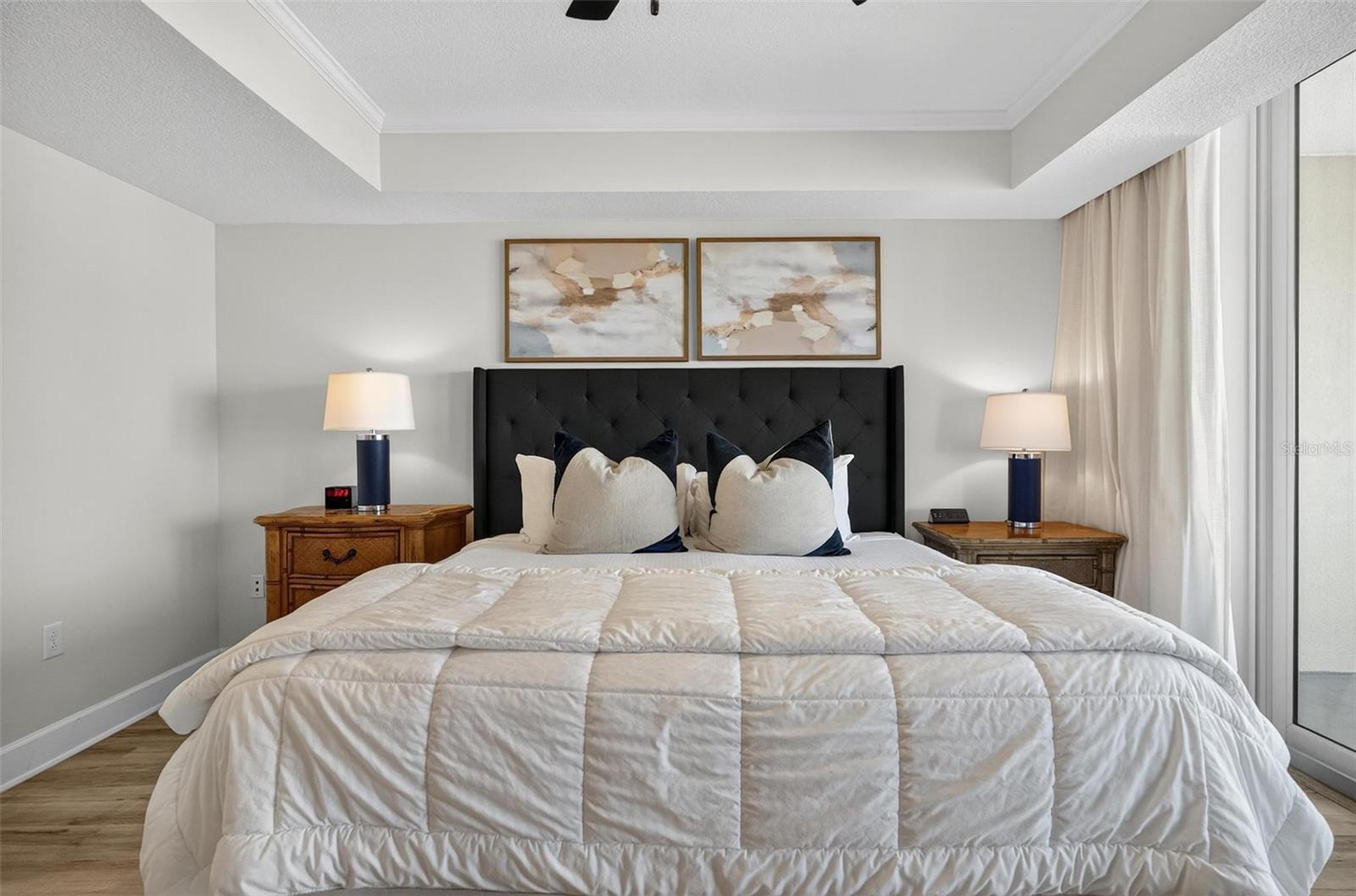 Image 23 of 82 For 200 Ocean Crest Drive 606