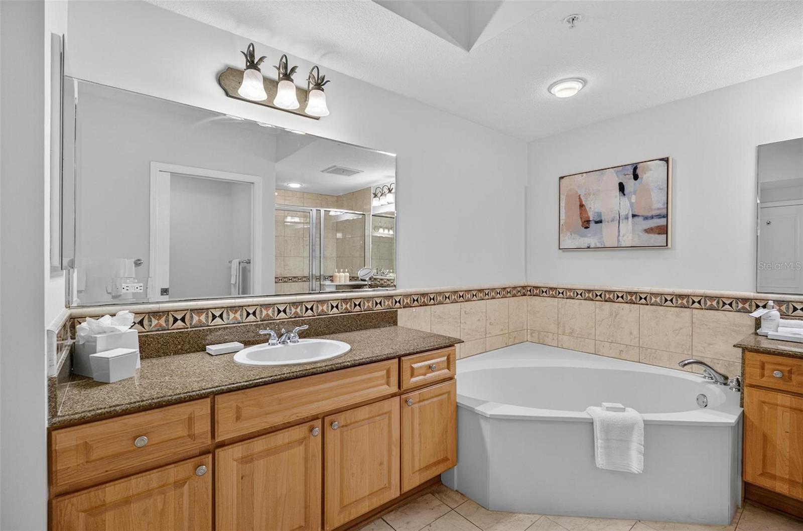 Image 29 of 82 For 200 Ocean Crest Drive 606