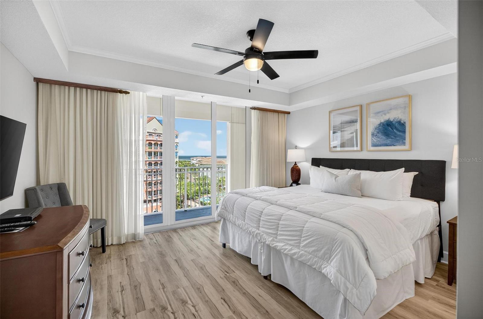 Image 36 of 82 For 200 Ocean Crest Drive 606