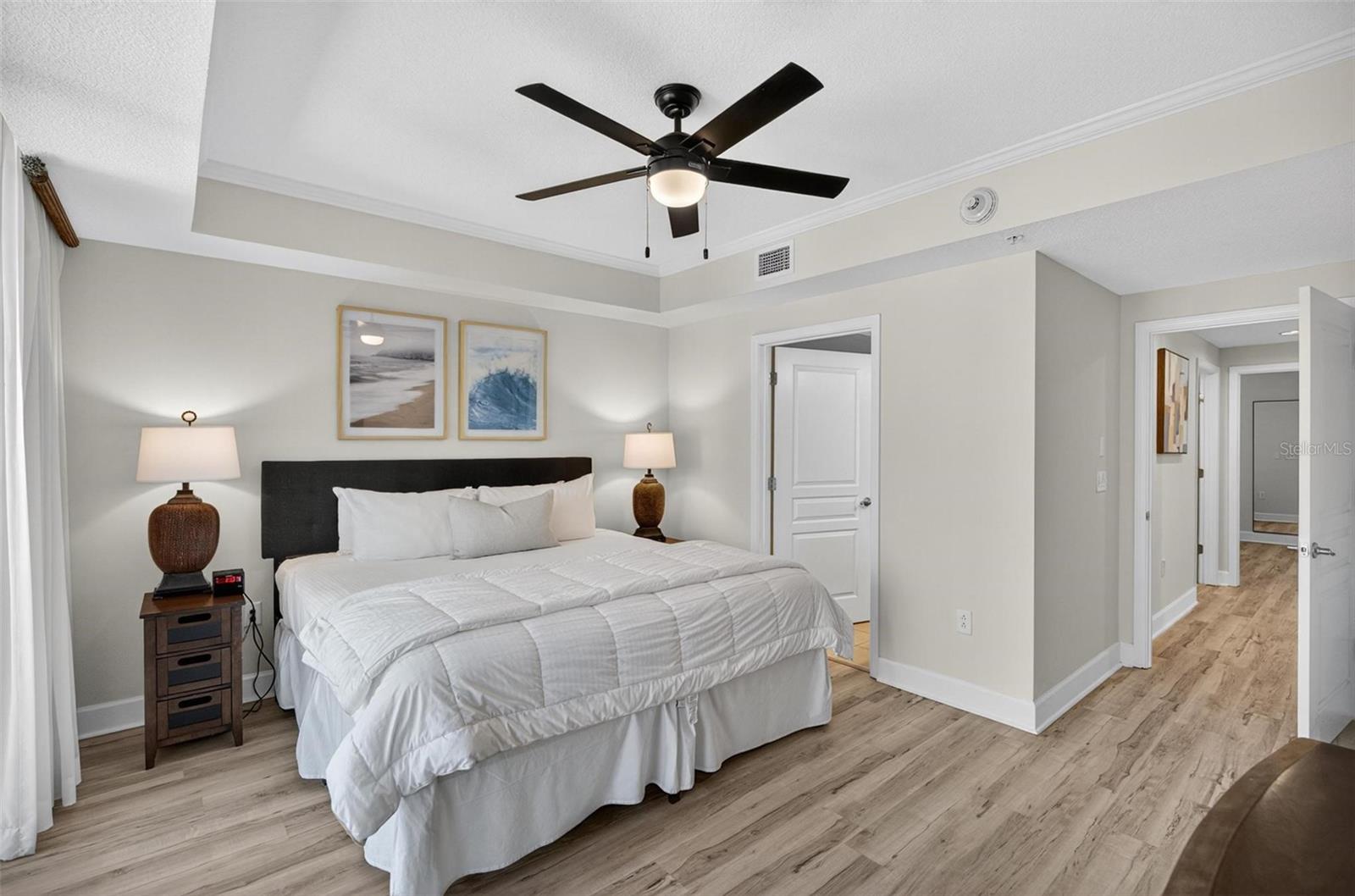 Image 39 of 82 For 200 Ocean Crest Drive 606