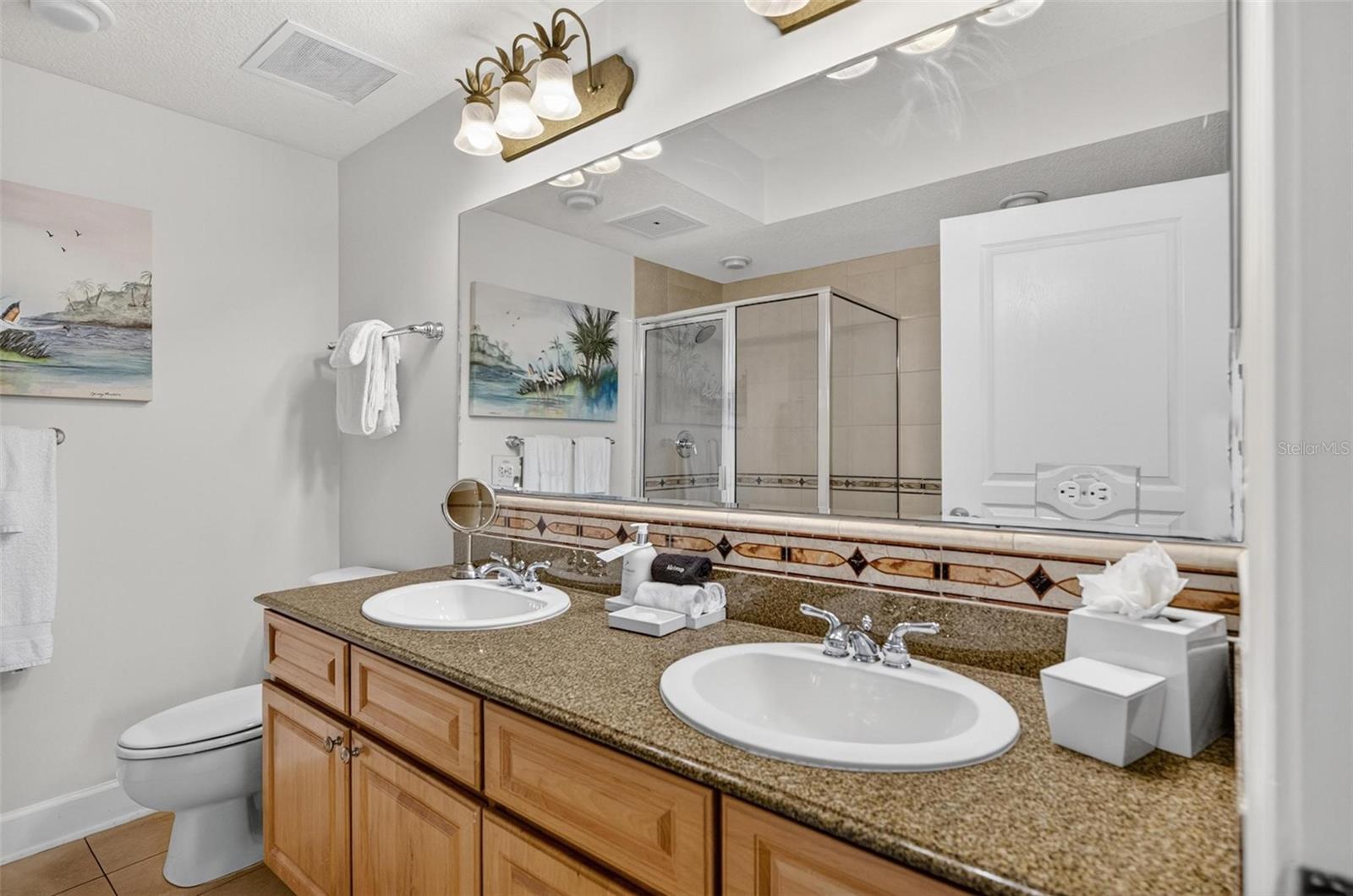 Image 40 of 82 For 200 Ocean Crest Drive 606