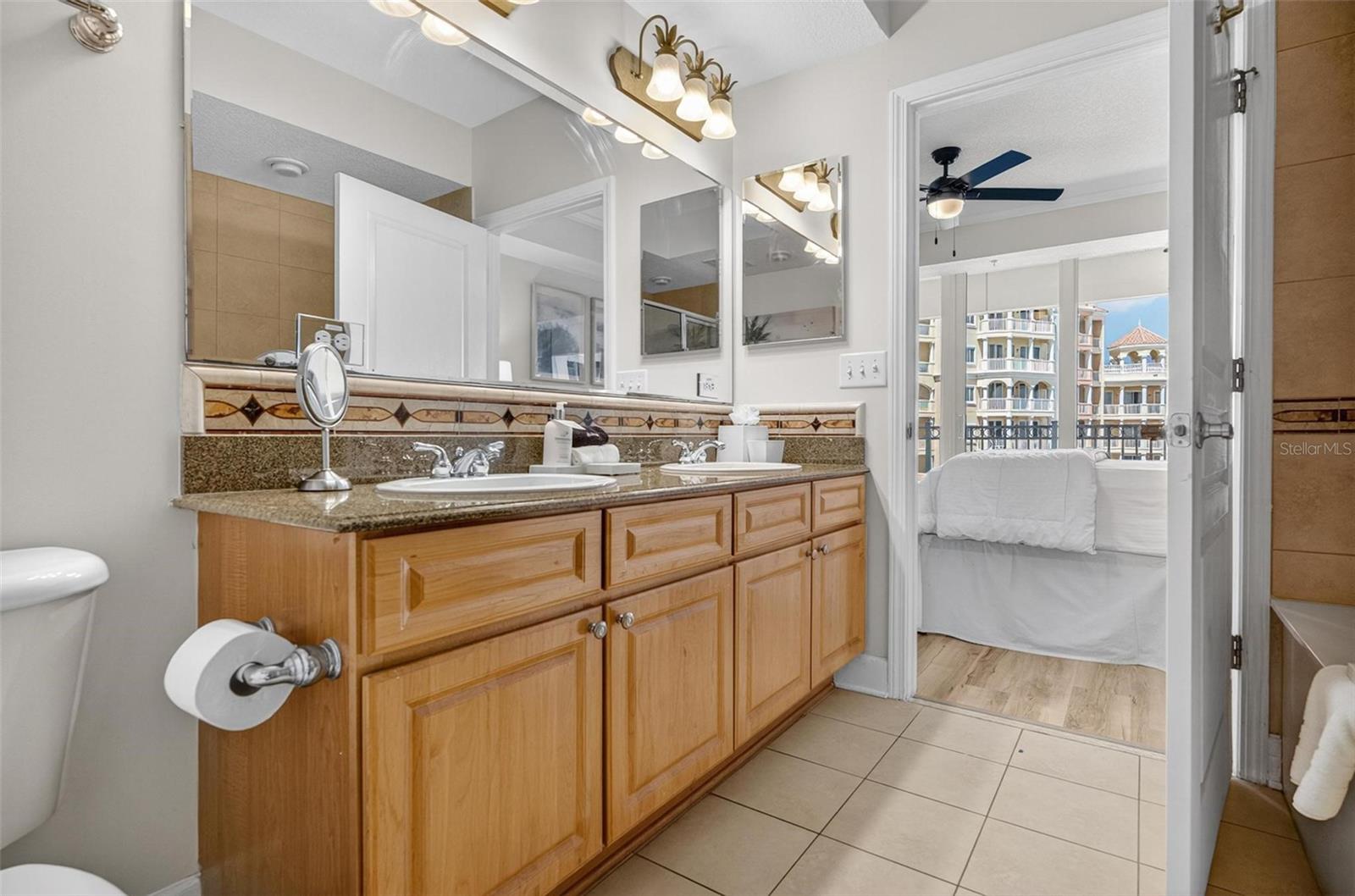 Image 41 of 82 For 200 Ocean Crest Drive 606