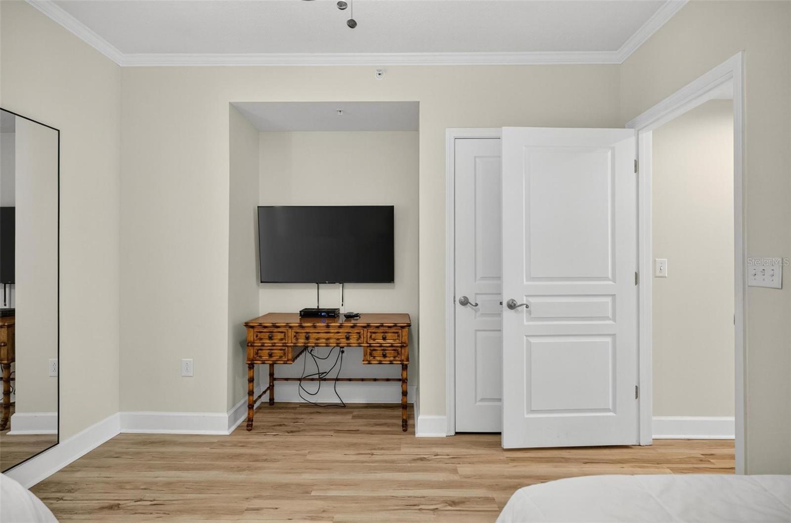 Image 48 of 82 For 200 Ocean Crest Drive 606