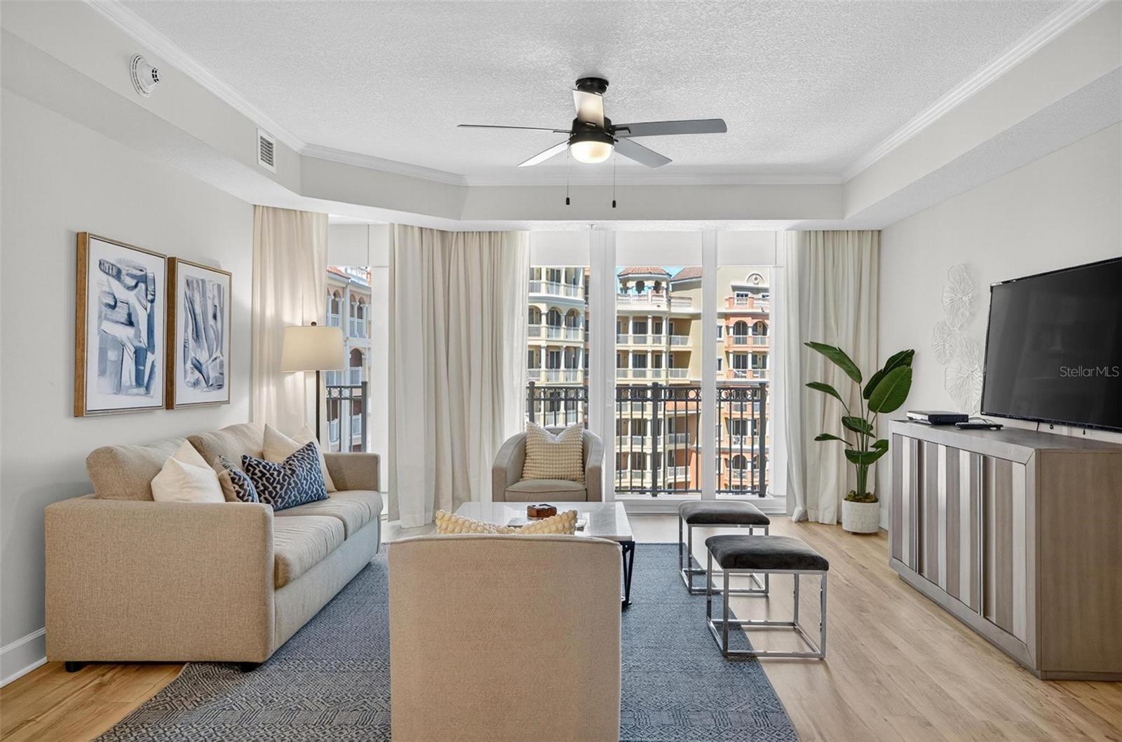 Image 5 of 82 For 200 Ocean Crest Drive 606