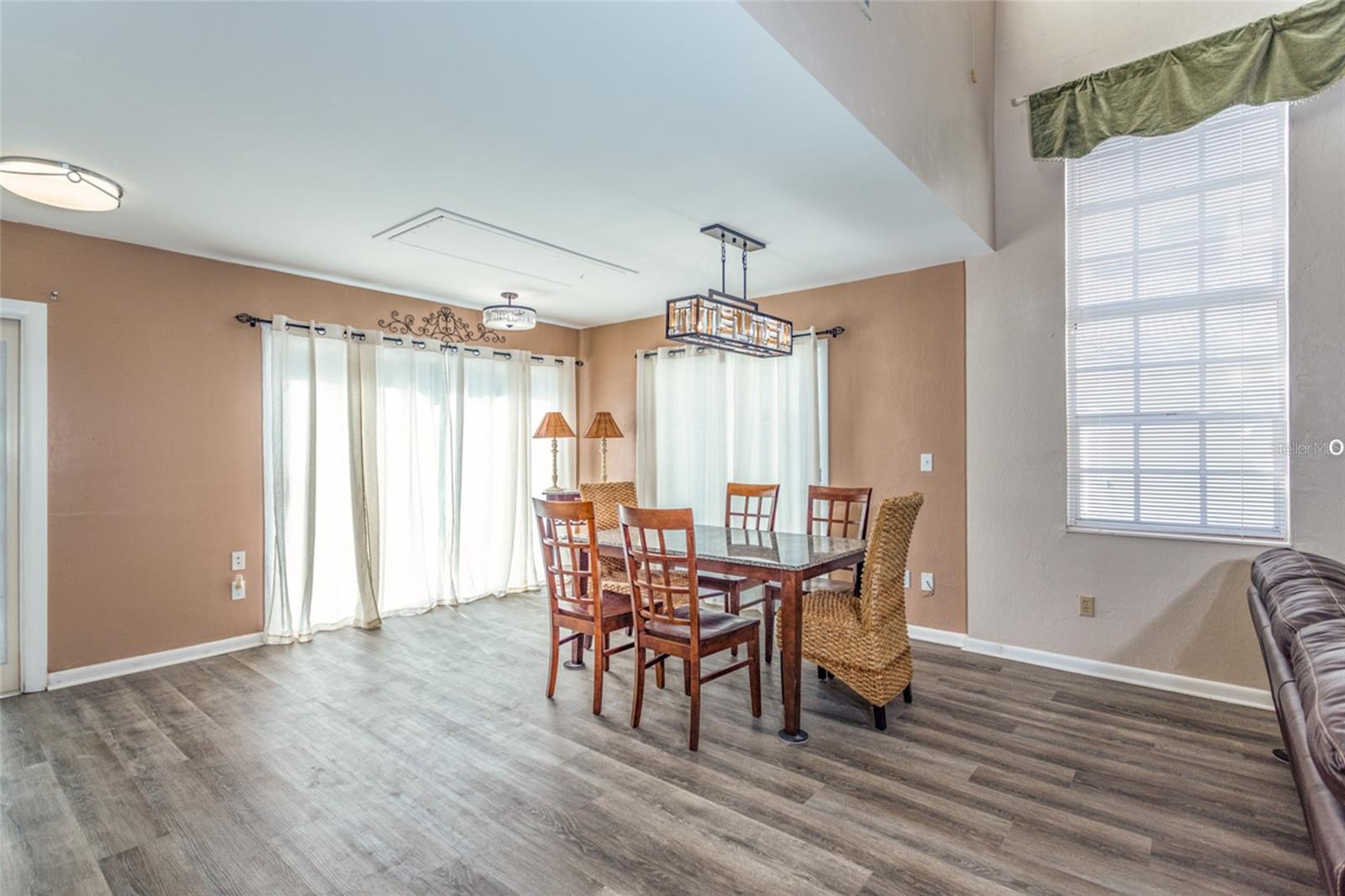 Image 11 of 45 For 24 Medford Drive