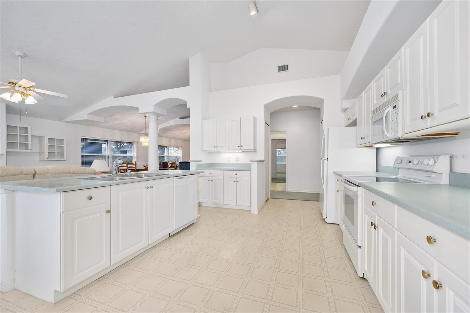 Image 17 of 50 For 965 Countryside West Boulevard