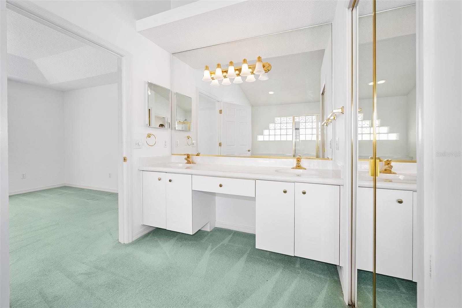 Image 25 of 50 For 965 Countryside West Boulevard