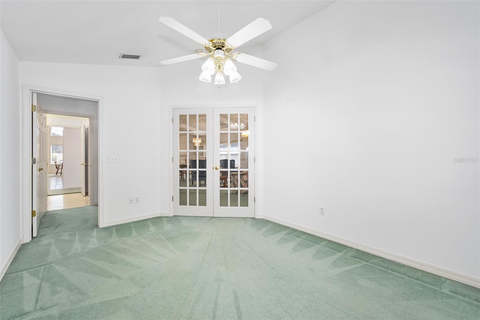 Image 37 of 50 For 965 Countryside West Boulevard