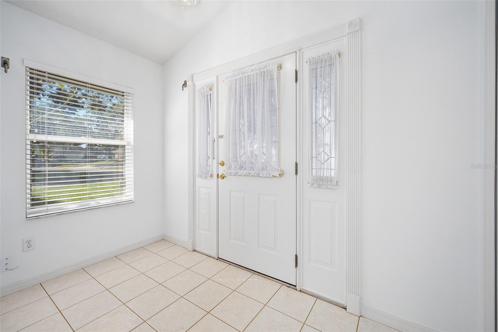 Image 43 of 50 For 965 Countryside West Boulevard