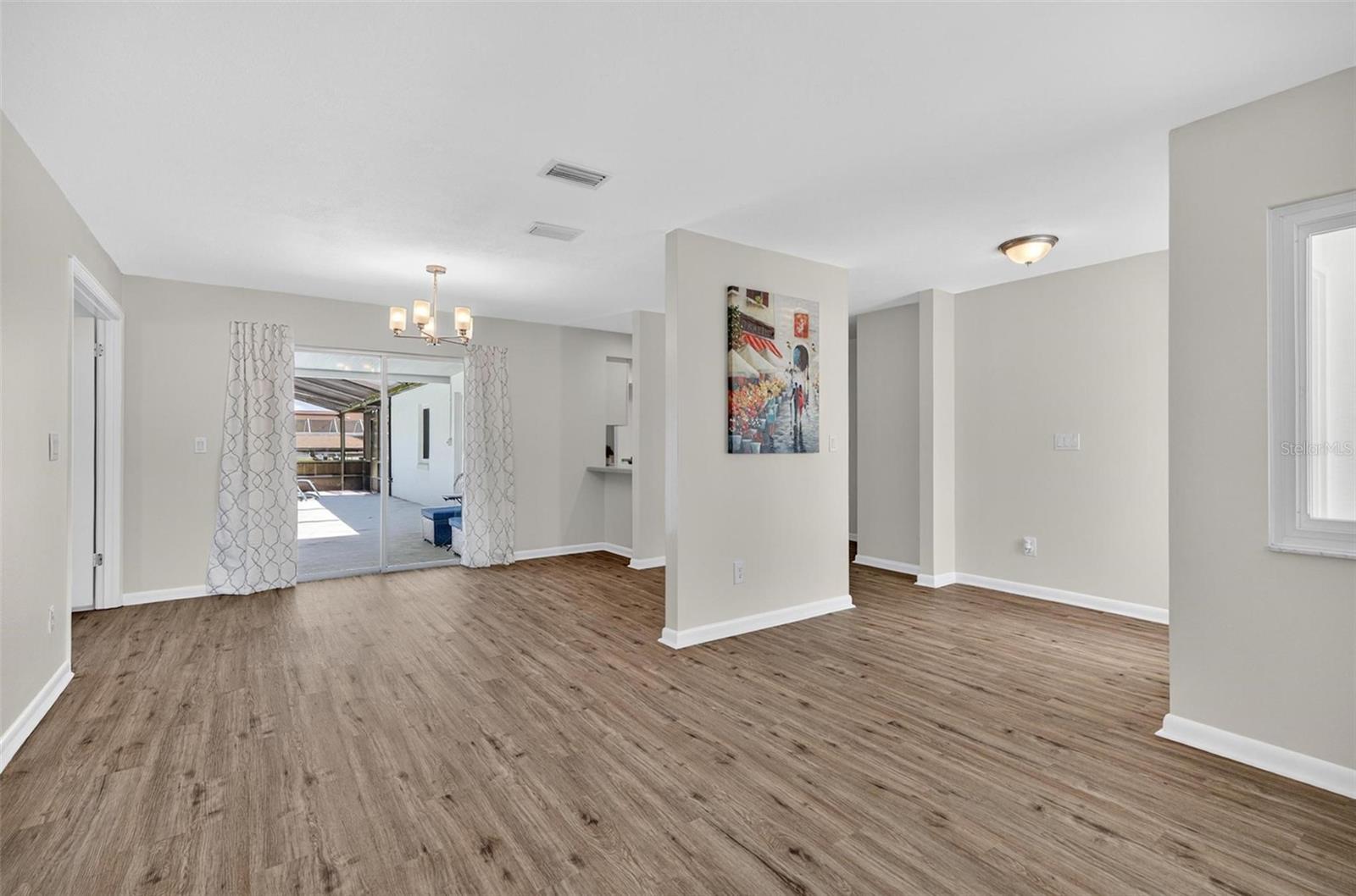 Image 12 of 95 For 1 Claridge Court S