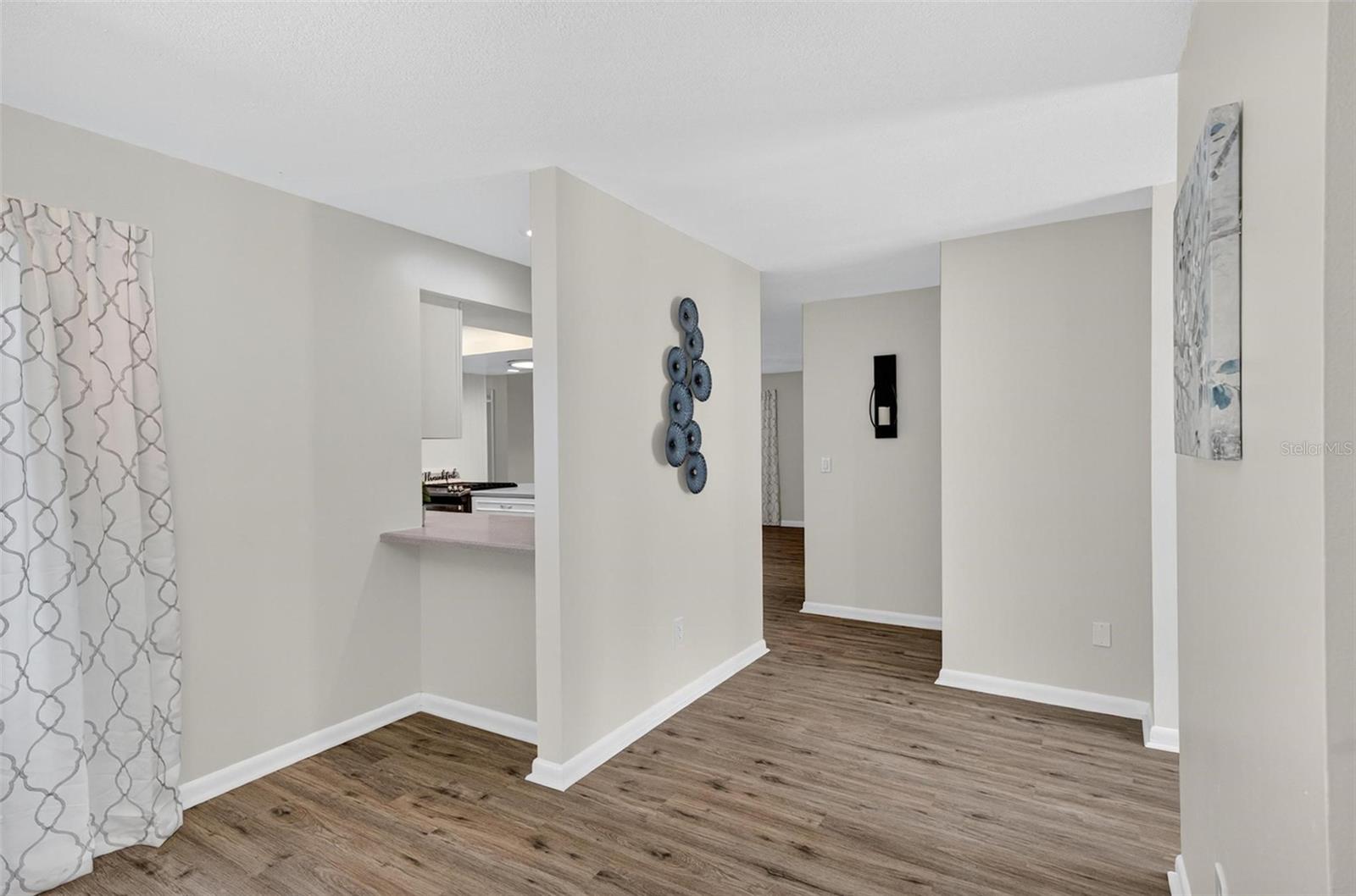 Image 19 of 95 For 1 Claridge Court S