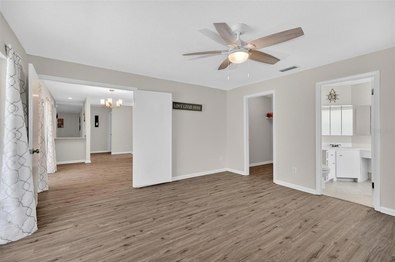 Image 33 of 95 For 1 Claridge Court S