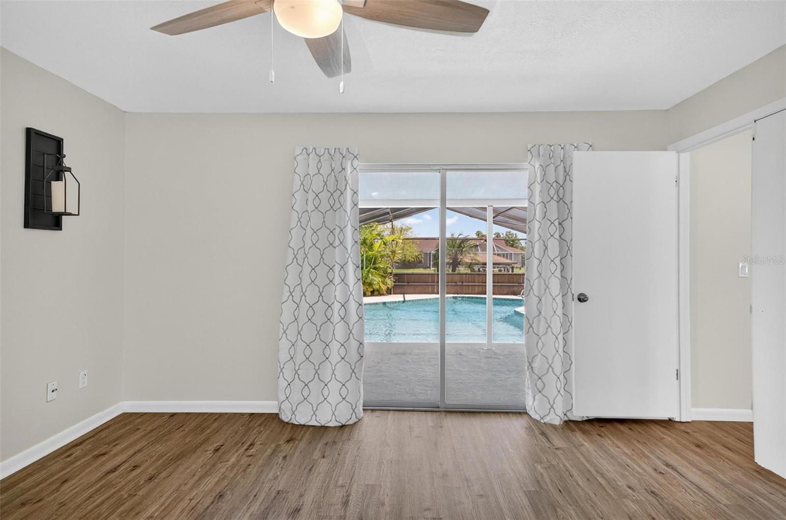 Image 34 of 95 For 1 Claridge Court S