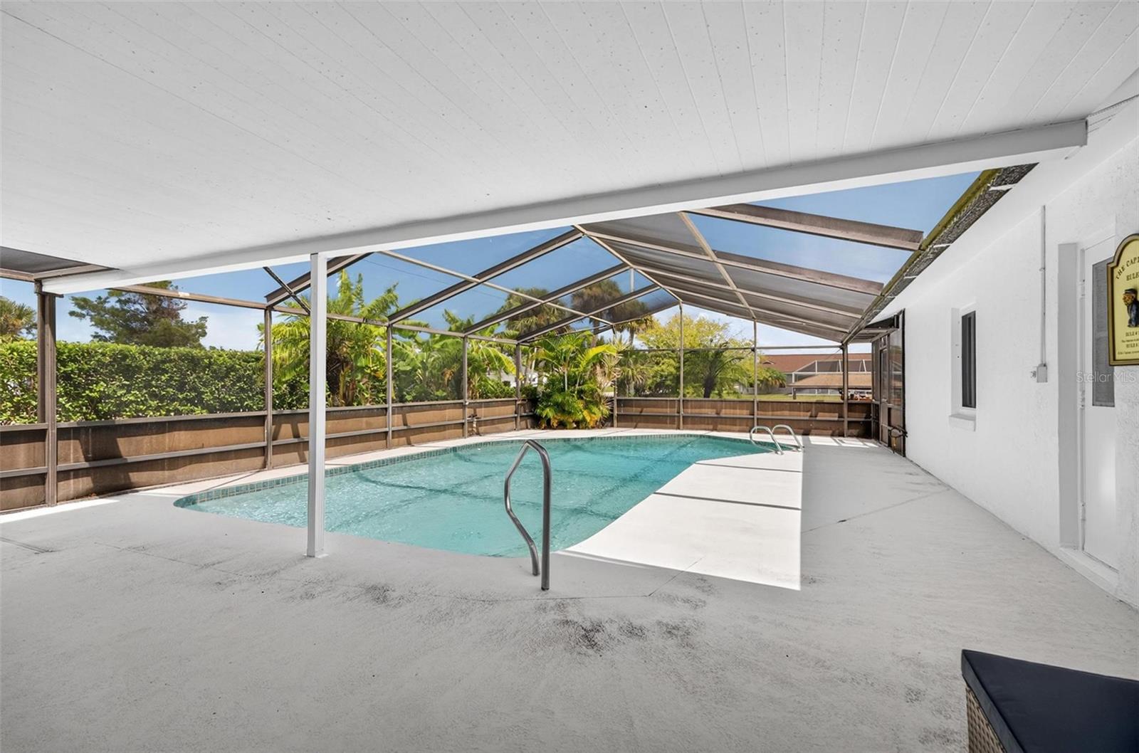 Image 58 of 95 For 1 Claridge Court S