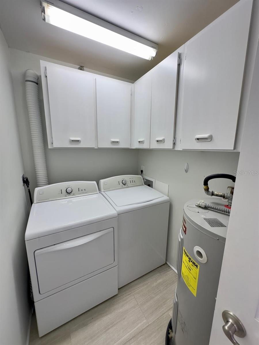 Image 11 of 26 For 1601 Central Avenue 404