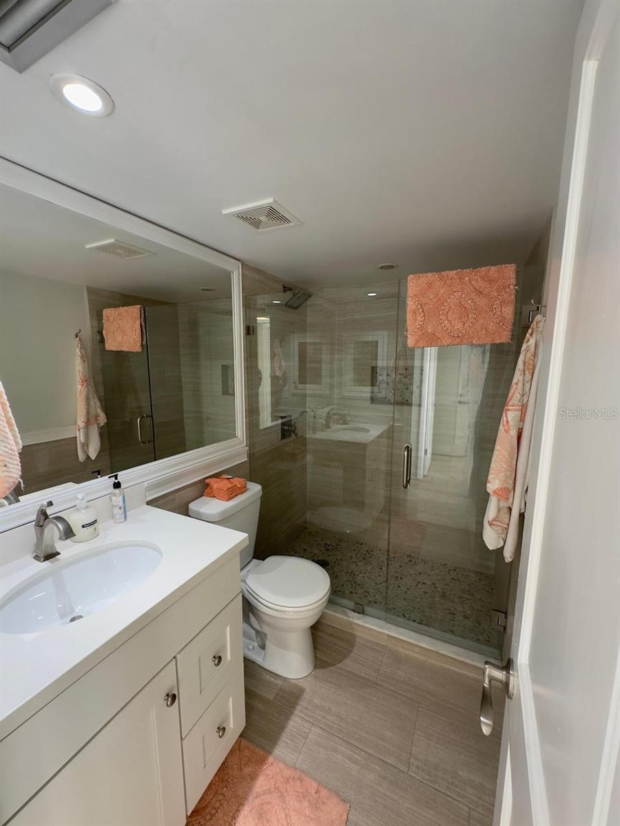 Image 12 of 26 For 1601 Central Avenue 404