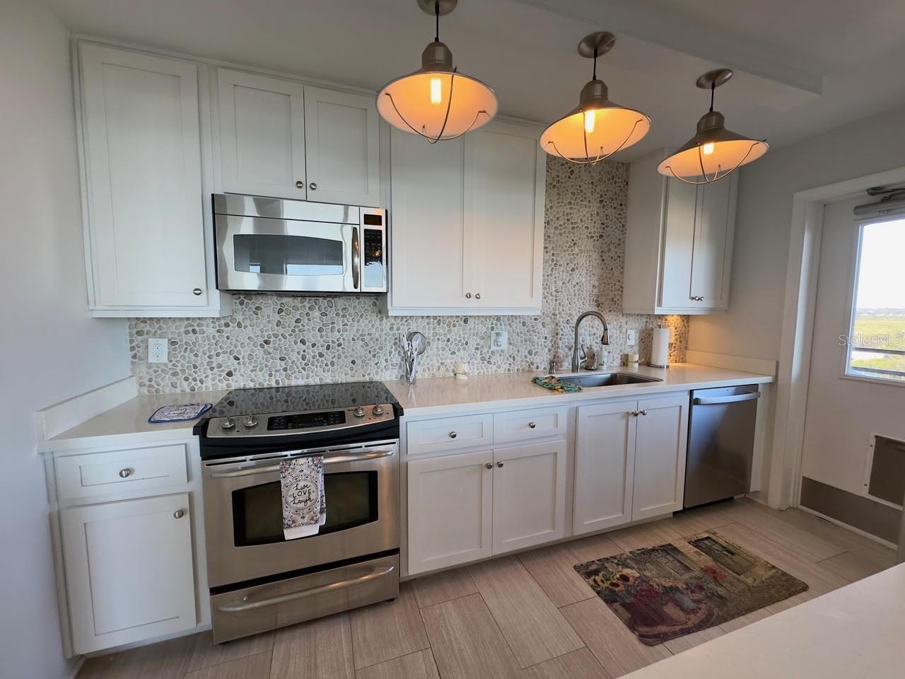 Image 5 of 26 For 1601 Central Avenue 404