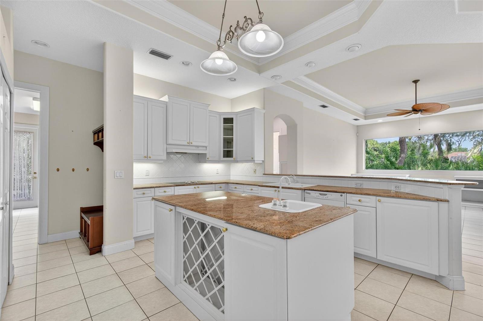 Image 36 of 87 For 17 Grandview Drive