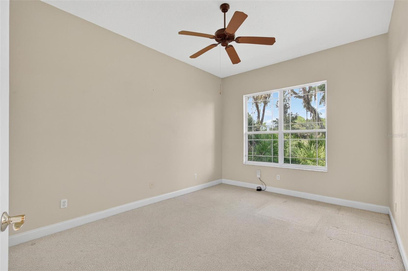 Image 47 of 87 For 17 Grandview Drive