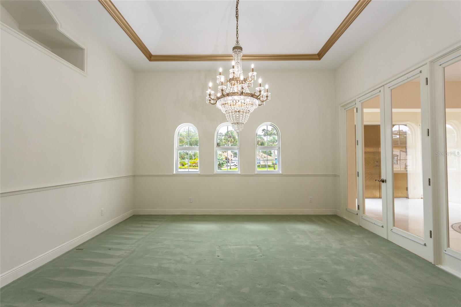 Image 10 of 43 For 660 Lambert Avenue