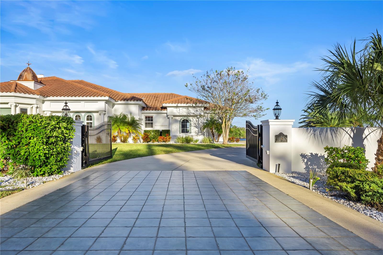 Image 47 of 50 For 660 Lambert Avenue