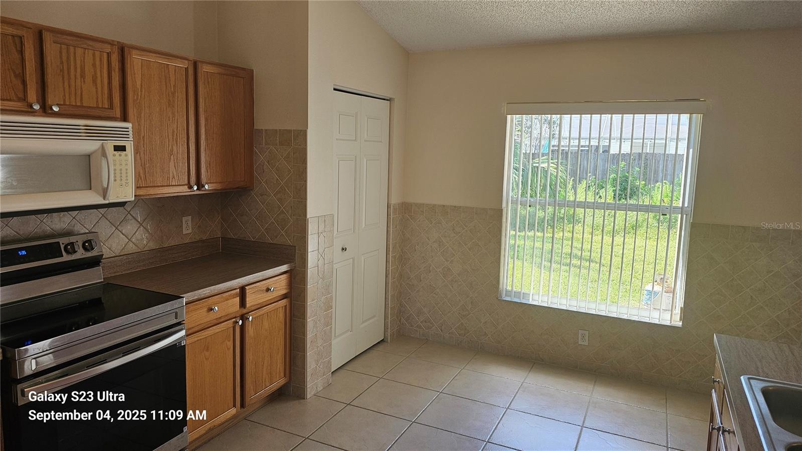 Image 7 of 16 For 33 Fenwick Lane