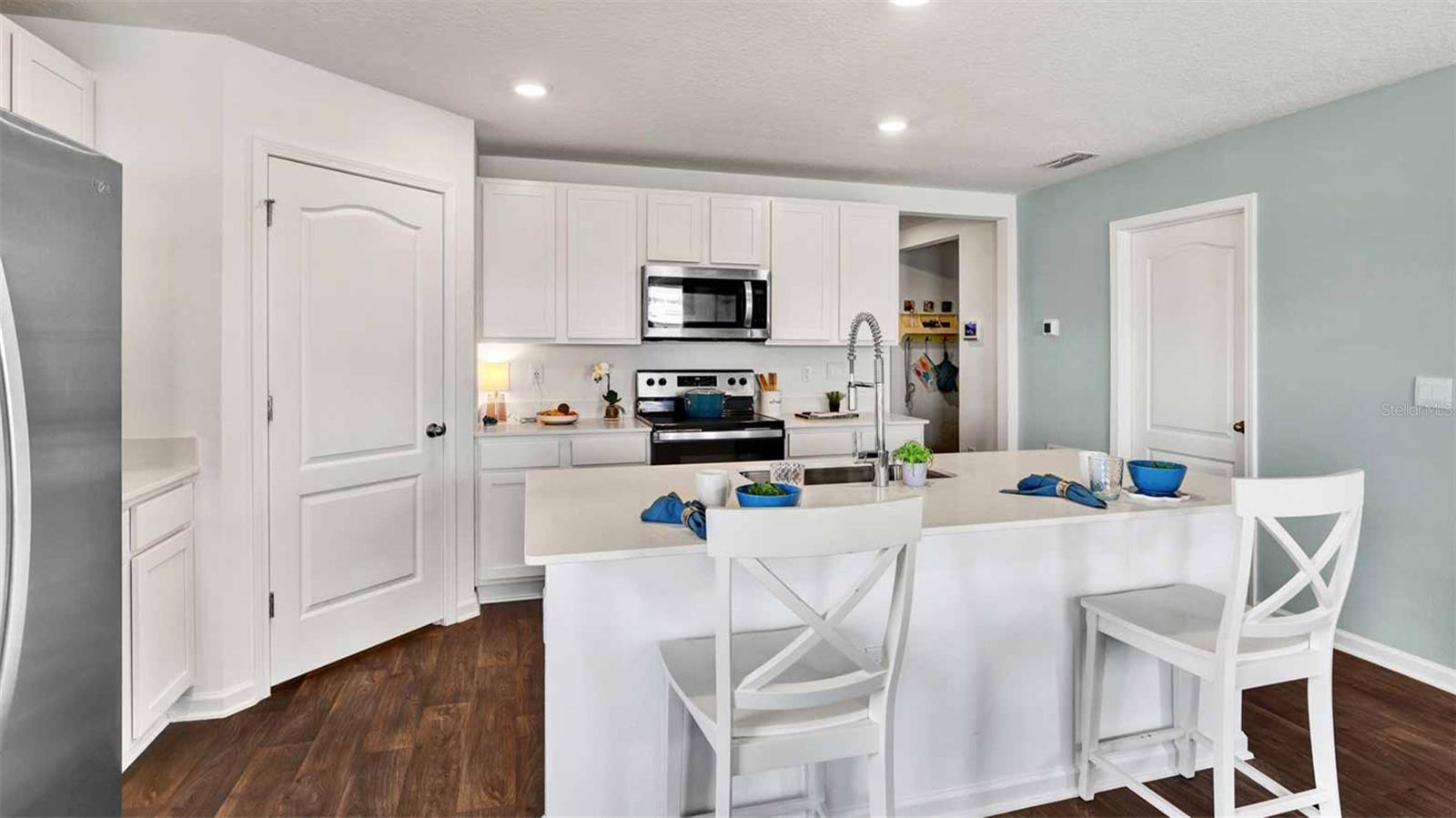 Image 7 of 63 For 611 Orellana Road