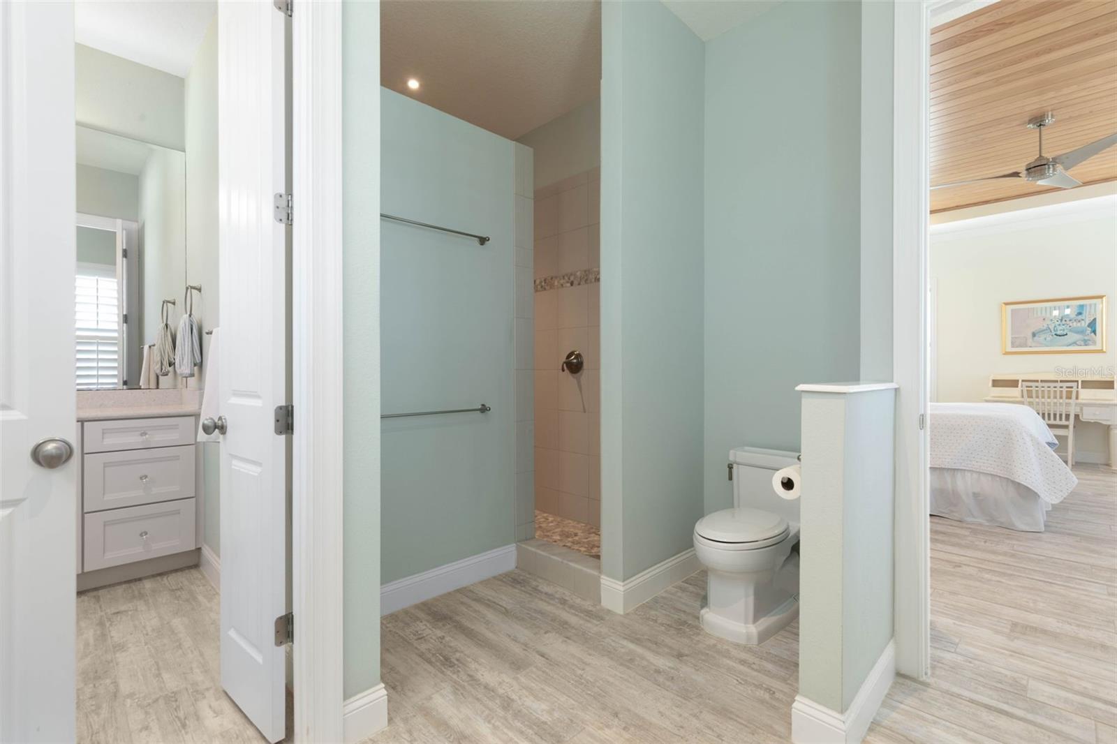 Image 27 of 71 For 15 Cypresswood Drive N