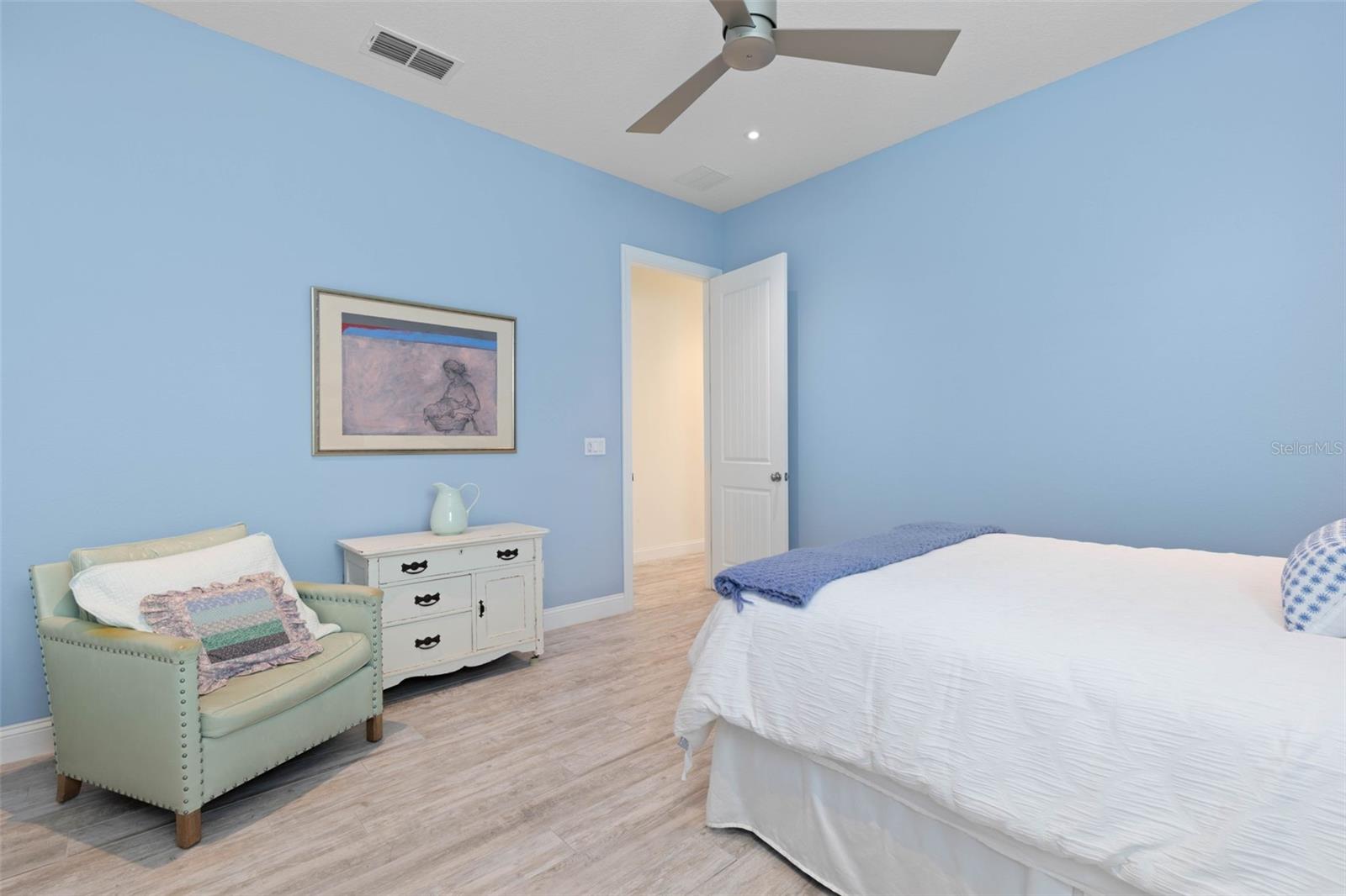 Image 35 of 71 For 15 Cypresswood Drive N